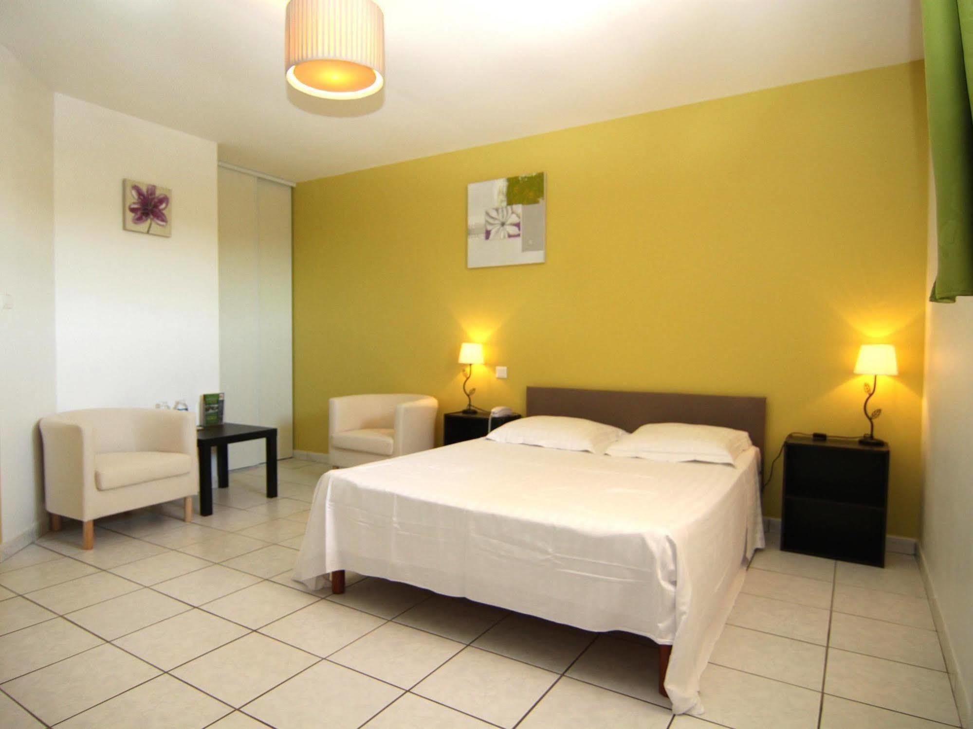 Le Grand Jardin Hotel Aujargues Kültér fotó